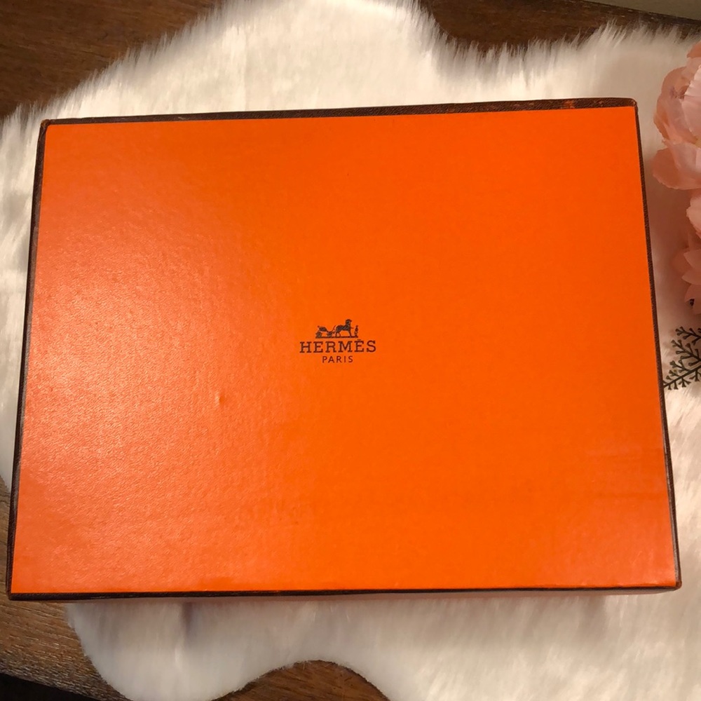 Hermès Box 11” x 9” x 3”